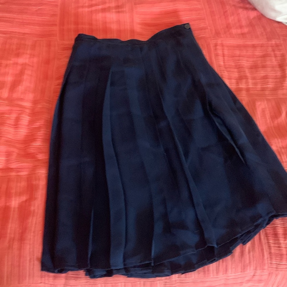 Great Used Ralph Lauren Navy Pleated silk skirt